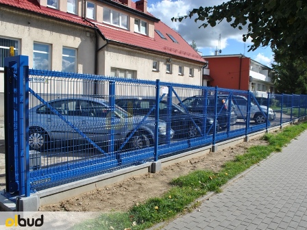 Ogrodzenie panelowe parkingu wraz z bramą wjazdową w Kartuzach