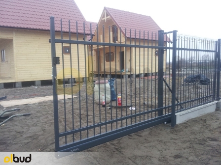 Ogrodzenie panelowe wraz z bramą posesyjną Wiśniowski w Jastarni